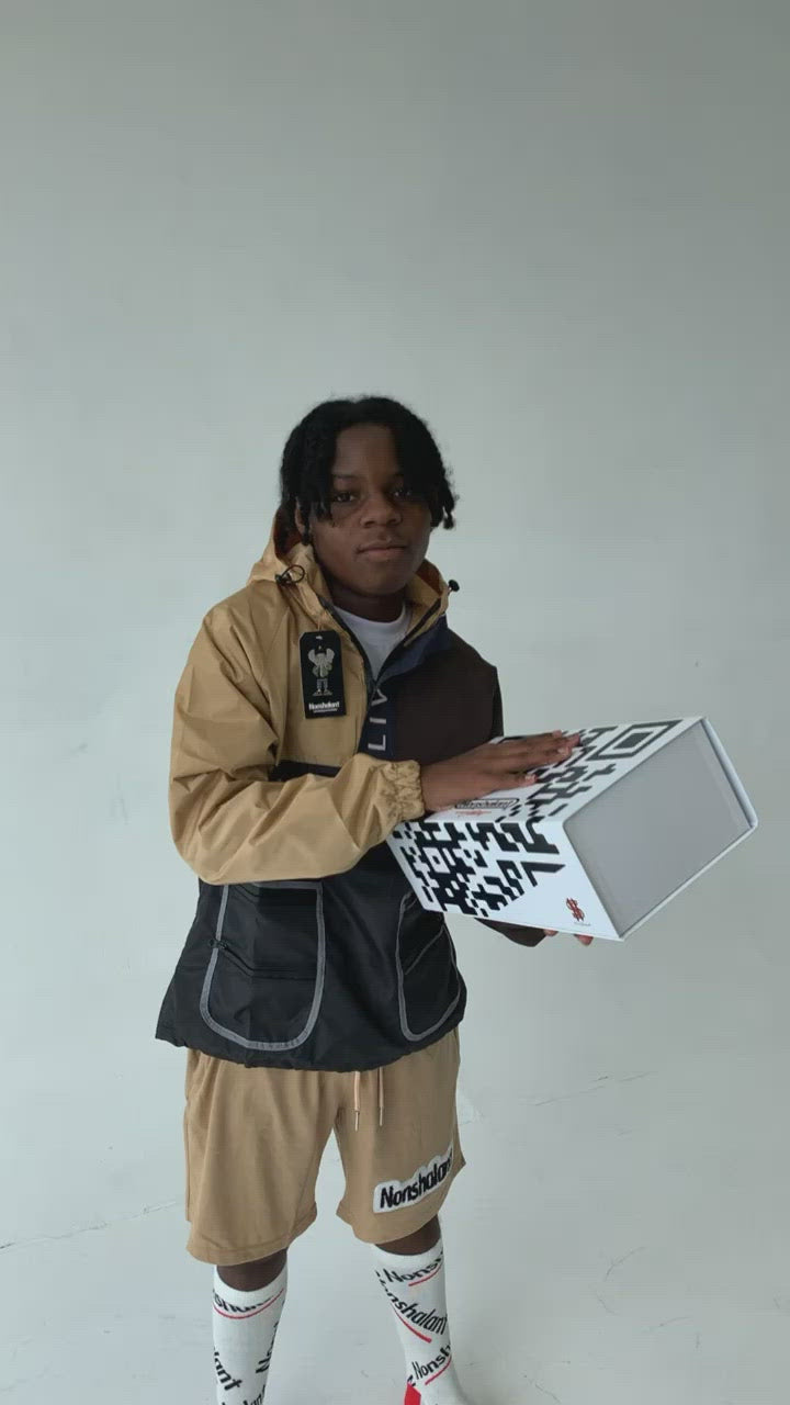 Living Nonshalant windbreaker